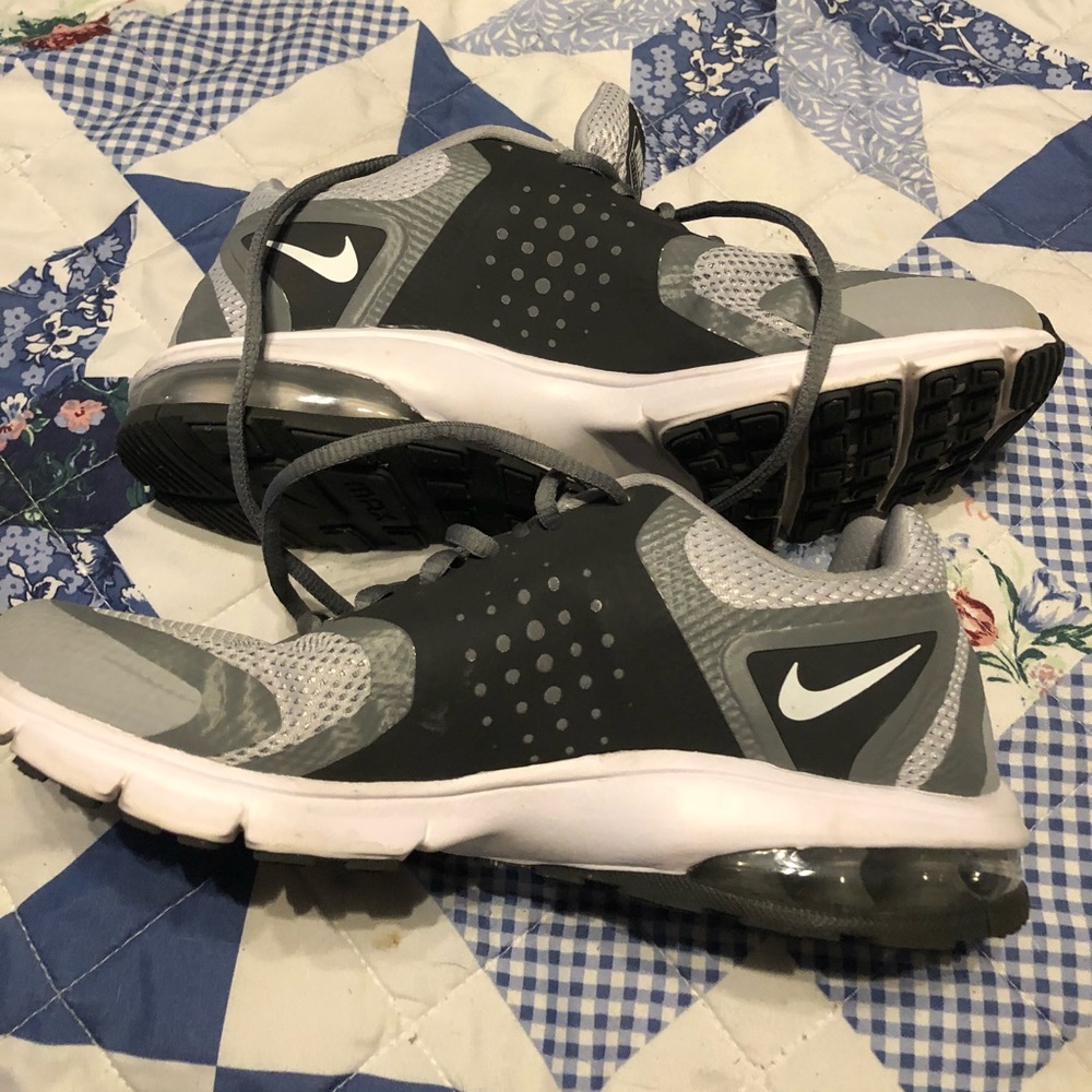 Nike Tennis Shoes